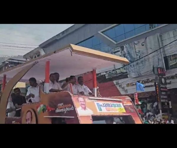 വി.ഡി സതീശൻ നയിക്കുന്ന പുതുയുഗ യാത്ര വിവിധ ജില്ലകളിലൂടെ പ്രയാണം നടത്തി ഇടുക്കിയിൽ പ്രവേശിച്ചു