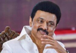 ലണ്ടനിലേക്ക് യാത്ര തിരിച്ച എം.കെ സ്റ്റാലിനൊപ്പം പാർട്ടി പ്രവർത്തകർ എത്തിയതിനാൽ വിമാനത്താവളത്തിൽ ഗതാഗത കുരുക്ക്
