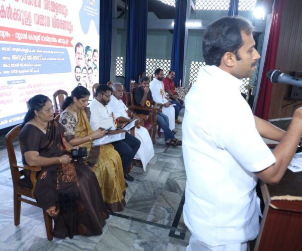 വ്യക്തികൾ വ്യത്യസ്തരാകുന്നത് വായനയിലൂടെ: മന്ത്രി അനൂപ് ജേക്കബ്