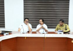ശബരിമല തീർഥാടനം: സുരക്ഷയ്ക്കായി വിപുലമായ പൊലീസ് സംവിധാനം ഉറപ്പാക്കും: ആഭ്യന്തര മന്ത്രി രമേശ് ചെന്നിത്തല
