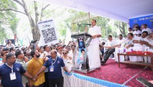കോർപറേറ്റുകൾക്കായി കേന്ദ്രം വ്യാപാരികളെ ഒറ്റിക്കൊടുത്തു: ഡീൻ കുര്യാക്കോസ് എം പി